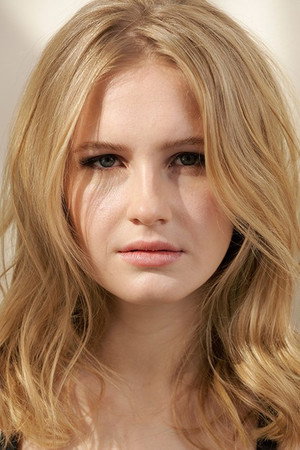 Photo of Caitlin Ashley-Thompson from the Latest Netflix gallery