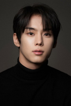 Photo of Yoon Seo-bin from the Latest Netflix gallery