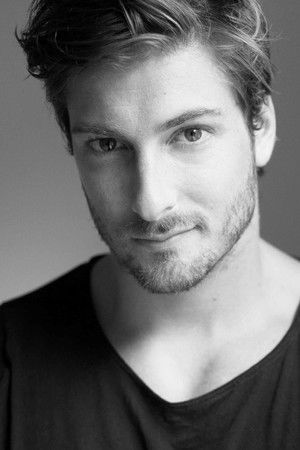 Daniel Lissing photo