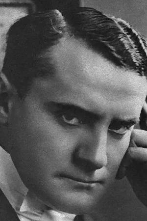 Photo of Leo Peukert from the Latest Netflix gallery