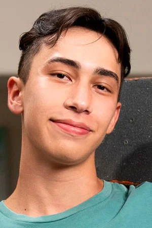 Photo of Cameron Neuton from the Latest Netflix gallery