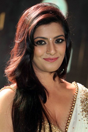 Varalaxmi Sarathkumar photo