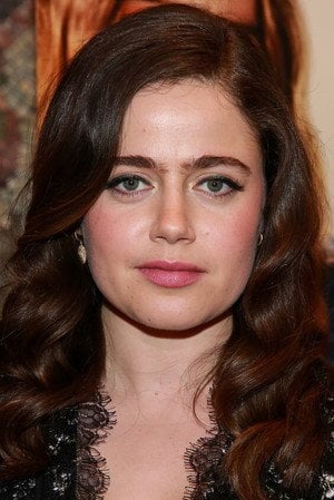 Photo of Molly Gordon from the Latest Netflix gallery