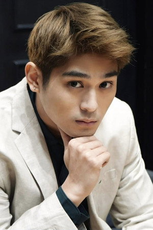 Migs Almendras photo