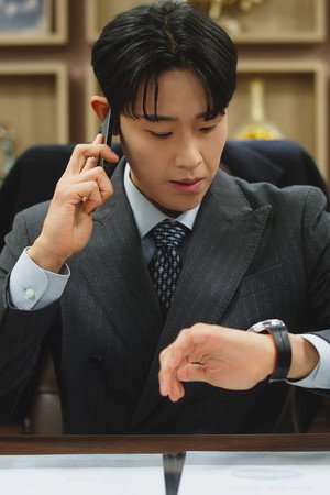Photo of Han Chang-woo from the Latest Netflix gallery