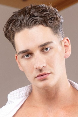 Photo of Bailey Zane from the Latest Netflix gallery