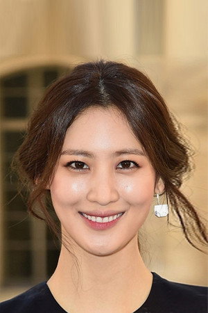 Claudia Kim photo
