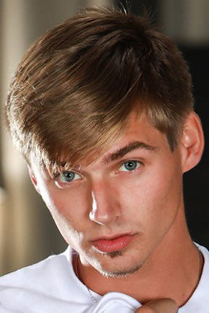 Photo of Ashton Silvers from the Latest Netflix gallery