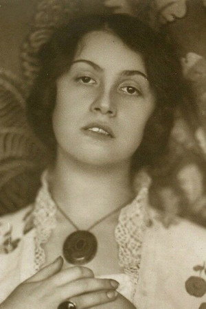 Photo of Maria Fein from the Latest Netflix gallery