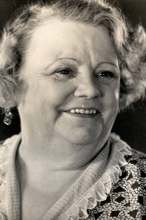 Photo of Minnie Rayner from the Latest Netflix gallery