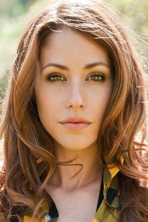 Amanda Crew photo
