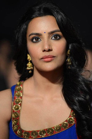 Priya Anand photo