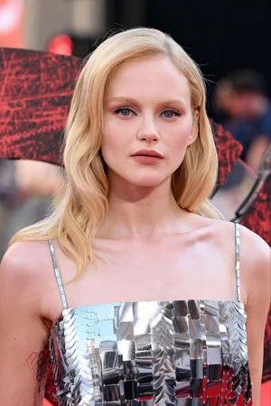 Photo of Emma Laird from the Latest Netflix gallery