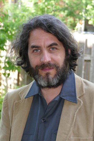 Photo of Noël Mitrani from the Latest Netflix gallery