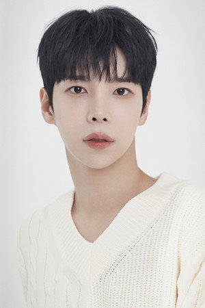 Photo of Hyun Woo from the Latest Netflix gallery