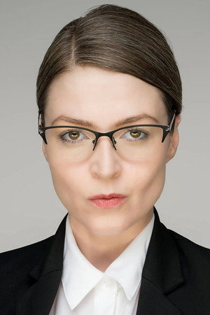 Photo of Ischa Bee from the Latest Netflix gallery