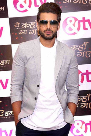 Karan Kundra photo