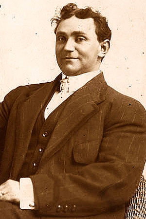 Photo of Max Asher from the Latest Netflix gallery