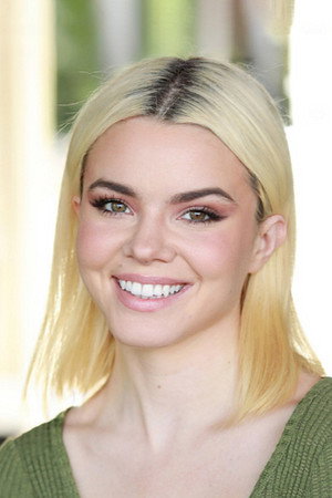 Photo of Shelby Cobb from the Latest Netflix gallery