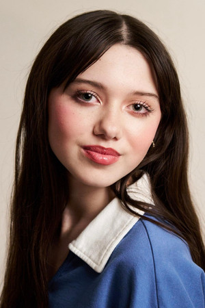 Photo of Violet McGraw from the Latest Netflix gallery