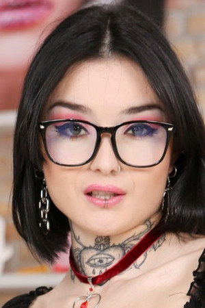 Photo of Crystal Cherry from the Latest Netflix gallery