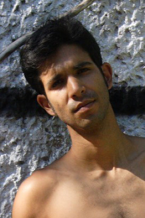 Photo of Enrique Lopez from the Latest Netflix gallery