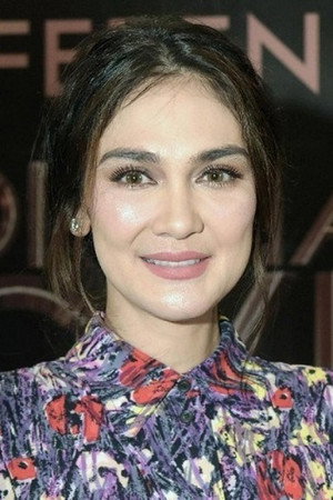 Luna Maya photo