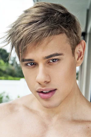 Photo of Alam Wernik from the Latest Netflix gallery