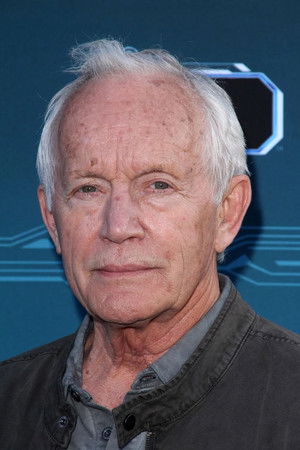 Lance Henriksen photo