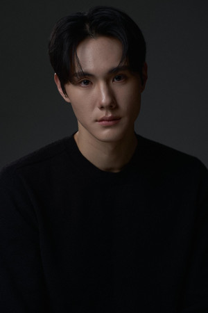 Photo of 이동건 from the Latest Netflix gallery