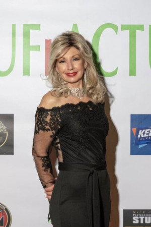 Photo of Cindy Copeland from the Latest Netflix gallery