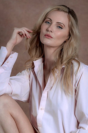 Photo of Amelia Conway from the Latest Netflix gallery