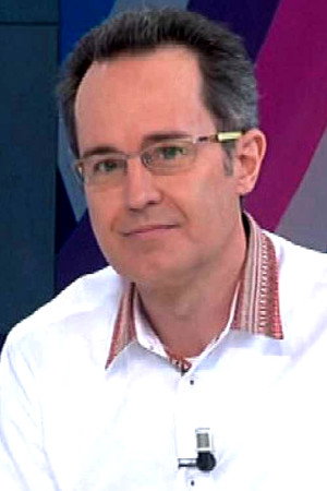Photo of Pedro Santos from the Latest Netflix gallery
