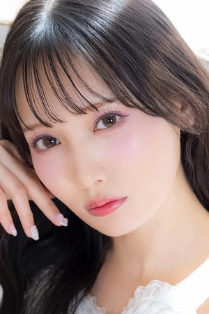 Hitomi Suzuki photo