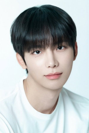 Photo of Youn Hyun-jae from the Latest Netflix gallery