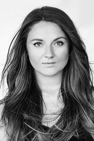 Photo of Elizabeth Morris from the Latest Netflix gallery