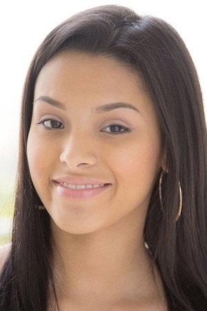 Photo of Josie Jagger from the Latest Netflix gallery