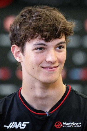 Photo of Oliver Bearman from the Latest Netflix gallery