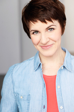 Photo of Elizabeth Hales from the Latest Netflix gallery