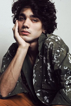 Photo of Charlie Polinger from the Latest Netflix gallery