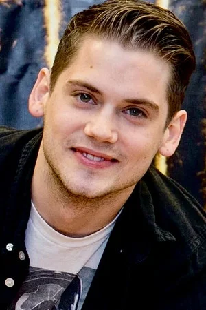 Photo of Tony Oller from the Latest Netflix gallery