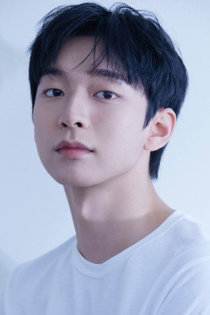 Photo of Kim Dong-won from the Latest Netflix gallery