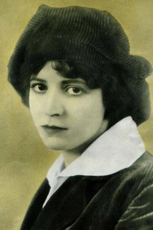 Photo of Marguerite Snow from the Latest Netflix gallery