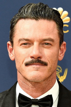 Luke Evans photo