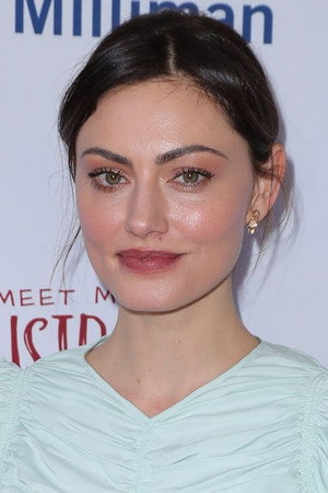 Phoebe Tonkin photo