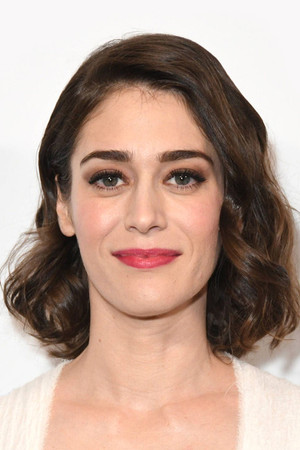 Lizzy Caplan photo