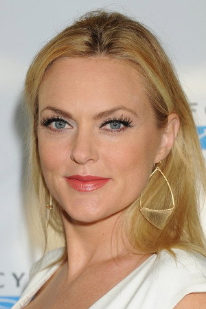 Elaine Hendrix photo