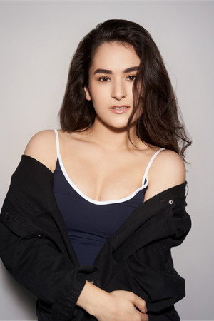 Photo of Dayandra de Miranda Leão from the Latest Netflix gallery