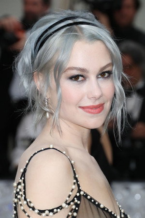 Photo of Phoebe Bridgers from the Latest Netflix gallery