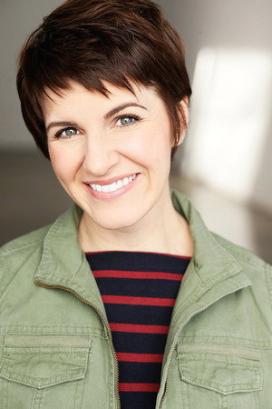 Photo of Elizabeth Hales from the Latest Netflix gallery